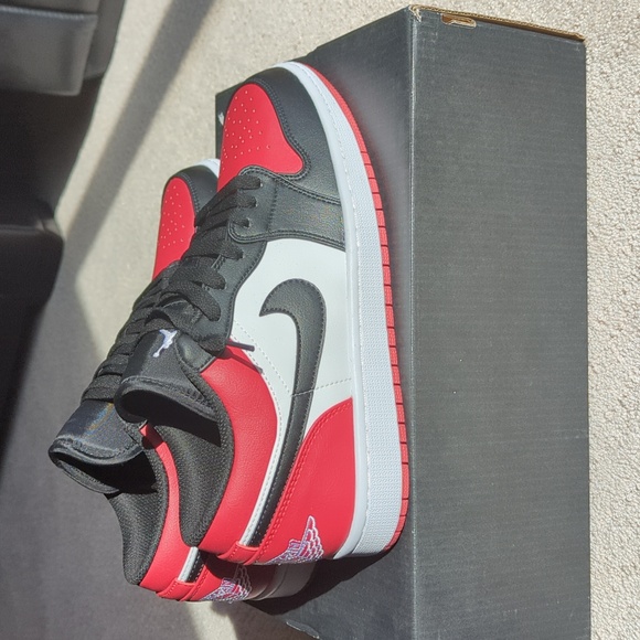 Jordan 1 Low "Bred Toe" - Picture 4 of 5